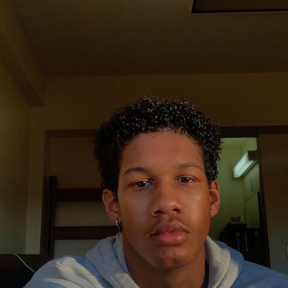 Profile Picture of Tony Cox (@tonycox643) on Poshmark