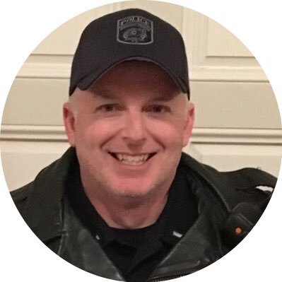 Profile Picture of Lieutenant Terry Blake (@NPDCSLT) on Twitter