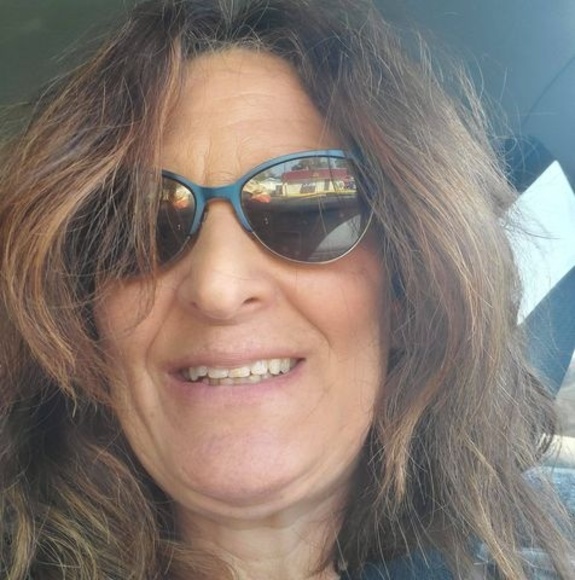 Profile Picture of Sherri Melloh (@sherrimelloh) on Poshmark