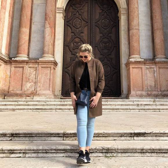 Profile Picture of Athena Campbell (@athenacampbe967) on Poshmark
