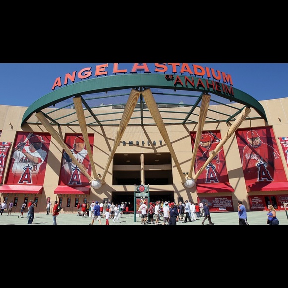 Profile Picture of Rita Rene (@ocrita) on Poshmark