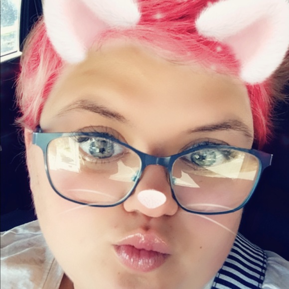 Profile Picture of Gabriele Baumgart (@gabib0307) on Poshmark