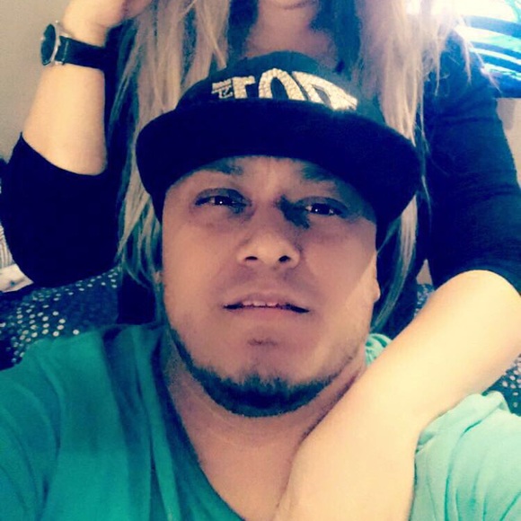 Profile Picture of Luis Cedillo (@luisr1987) on Poshmark