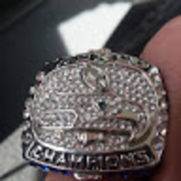 Profile Picture of James Wormley (@jwormley25) on Poshmark