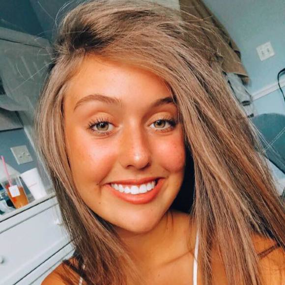 Profile Picture of Makayla Riner (@makaylariner) on Poshmark