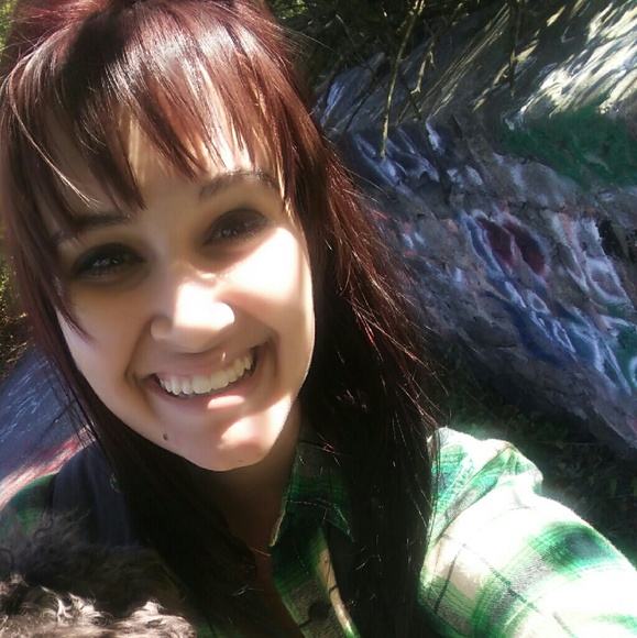 Profile Picture of Autumn Marks (@autumnlynne1031) on Poshmark