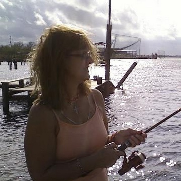 Sue Barrosse - Poshmark Profile Picture of Sue Barrosse (@barrosse) on Poshmark