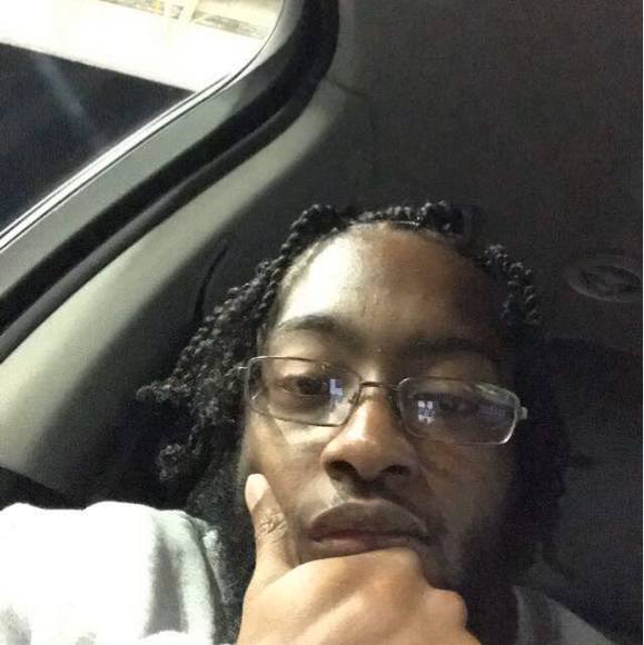 Profile Picture of Robert Glover (@robg6362) on Poshmark