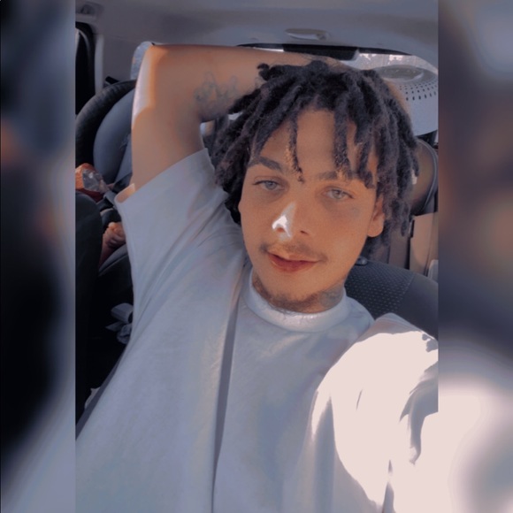 Profile Picture of Bagchazin Chuccie (@chuccie1100) on Poshmark