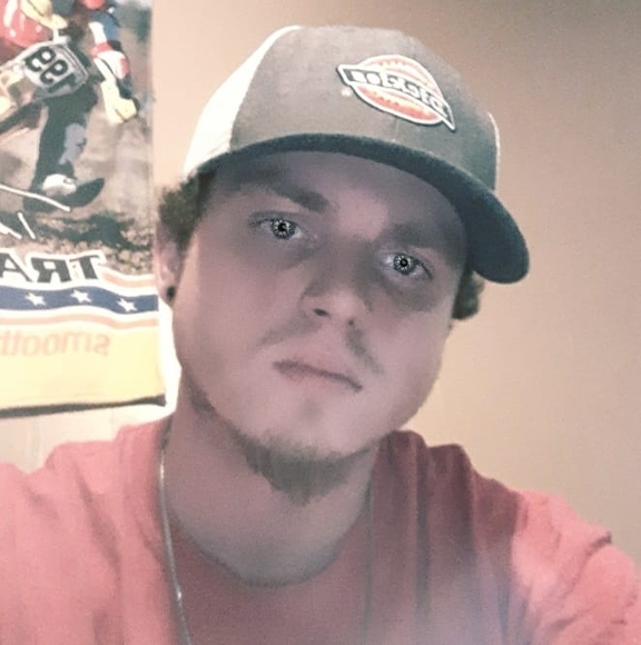 Profile Picture of Tanner Bell (@tannerbell810) on Poshmark