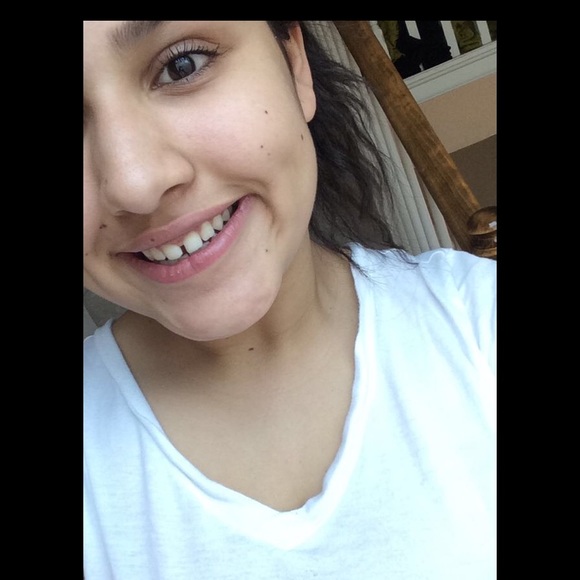 Profile Picture of Simi Kaur (@simikaur__) on Poshmark