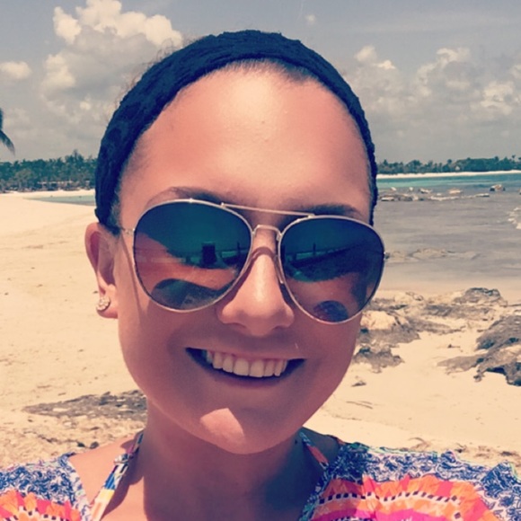 Alexis Keely - Poshmark Profile Picture of Alexis Keely (@alexiskeely) on Poshmark