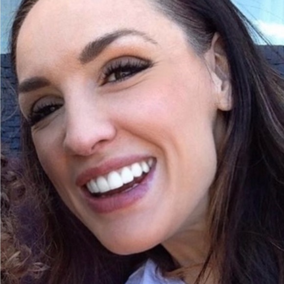 Profile Picture of Kate Schmidt (@schmidtfam6) on Poshmark
