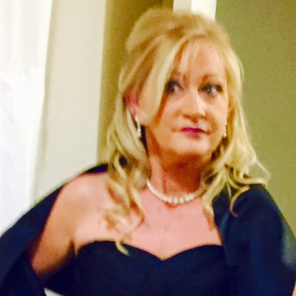Profile Picture of Paula Corbett (@pkcorbett) on Poshmark