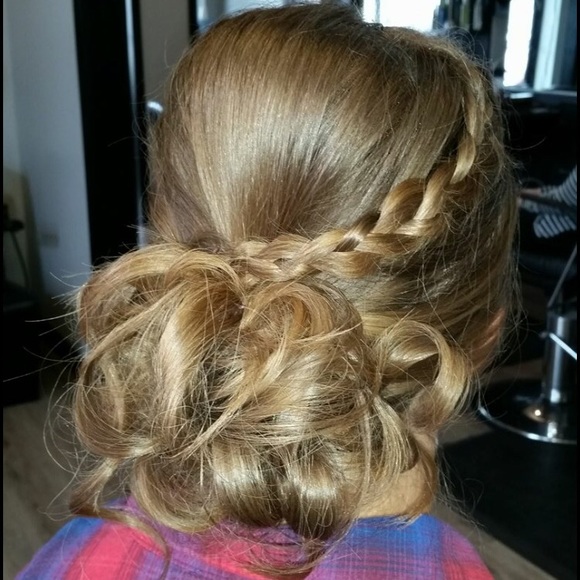 Profile Picture of Kyleigh Heller (@kyheller2) on Poshmark