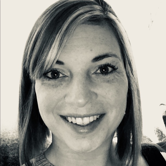 Profile Picture of Christena Thibodeau (@tenathibs) on Poshmark