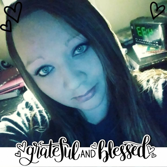 Profile Picture of Ashley Gsell (@ashleygsell) on Poshmark