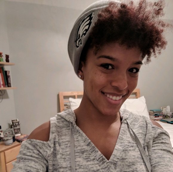 Profile Picture of Brianna Edghill (@briedghill1) on Poshmark