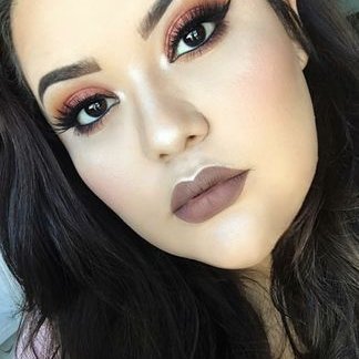 Profile Picture of Jacqueline Ayala (@JayMirelMakeup) on Twitter