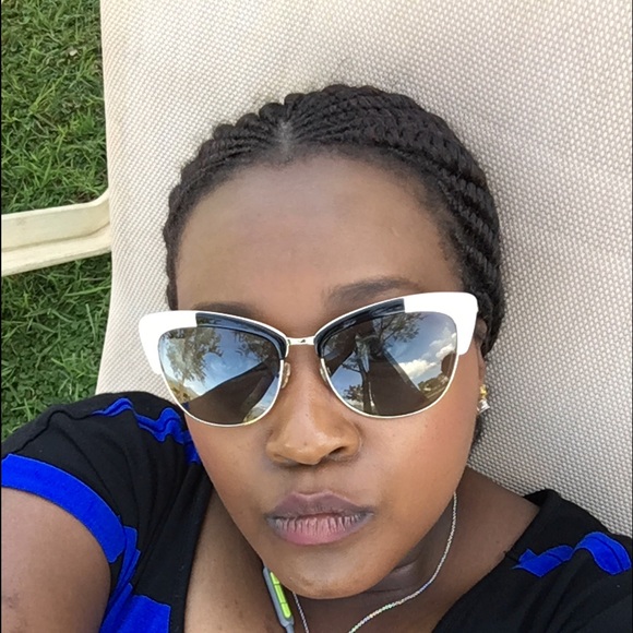 Profile Picture of Roselyn Kimathi (@rkimathi) on Poshmark