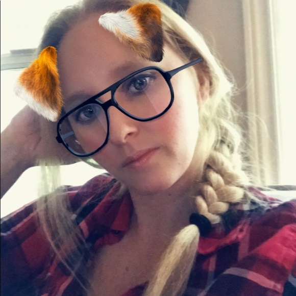 Profile Picture of Lisa Tandy-cleveland (@lisaelaine349) on Poshmark
