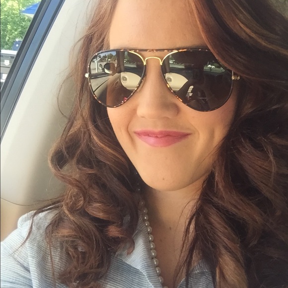 Profile Picture of Danielle Harris (@danni1516) on Poshmark