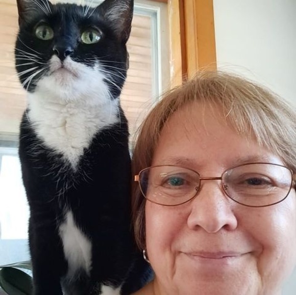 Profile Picture of Pamela Feathers (@pjfeathers52) on Poshmark