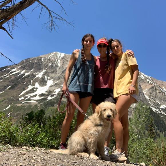 Profile Picture of Alison Sarinopoulos (@asarinopoulos) on Poshmark