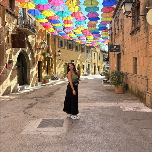 Profile Picture of Lilly Klumpp (@lillyklumpp) on Poshmark