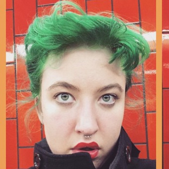 Profile Picture of Olive Moore (@olive_moore) on Poshmark