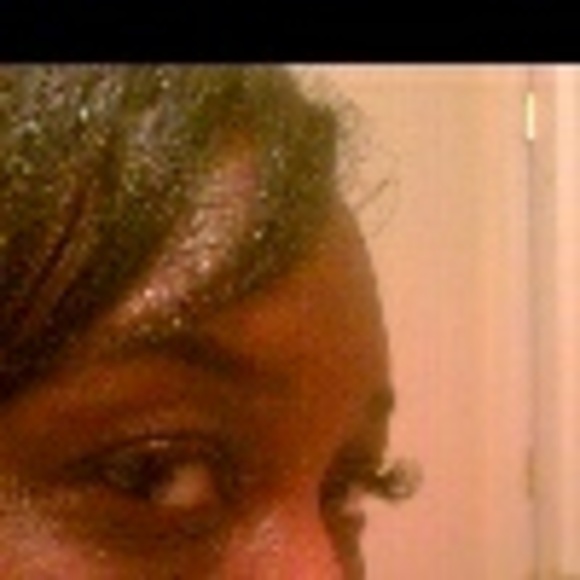 Profile Picture of Shanna Woolfork (@swoolfork) on Poshmark