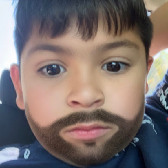 Profile Picture of Justin Savedra (@justinsavedra) on Poshmark