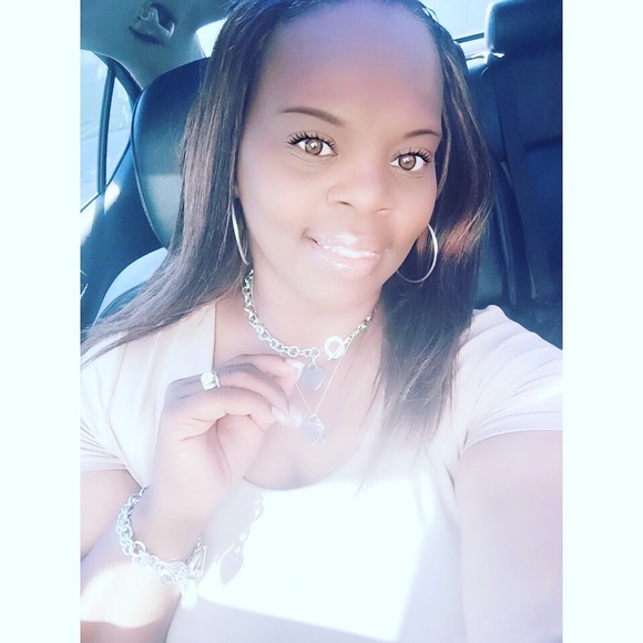 Profile Picture of Tracy Reid (@flawless47) on Poshmark