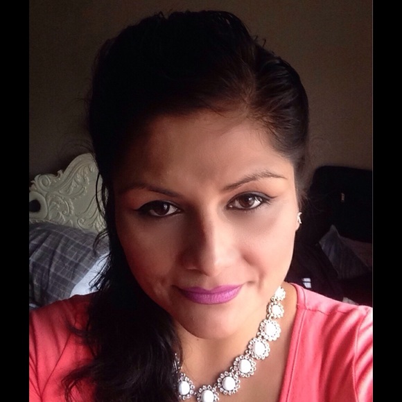 Profile Picture of Catherine Barron (@catjbarron) on Poshmark