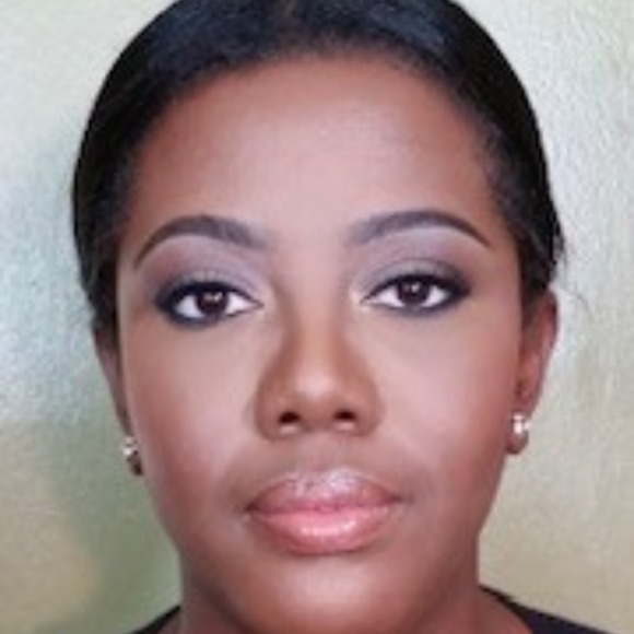 Profile Picture of Laterika Dehaney (@lndehaney) on Poshmark