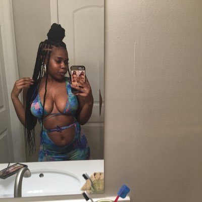 Profile Picture of Bridget Graham (@Tootiedoll26) on Twitter