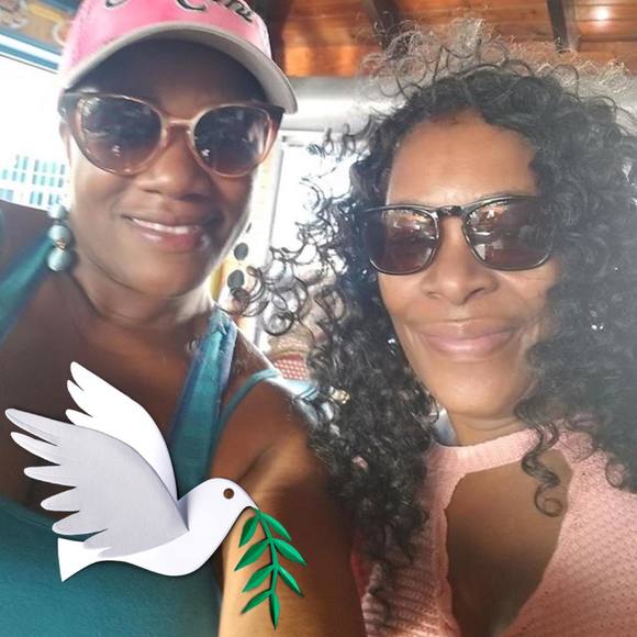 Sharon Huett - Poshmark Profile Picture of Sharon Huett (@huetay) on Poshmark