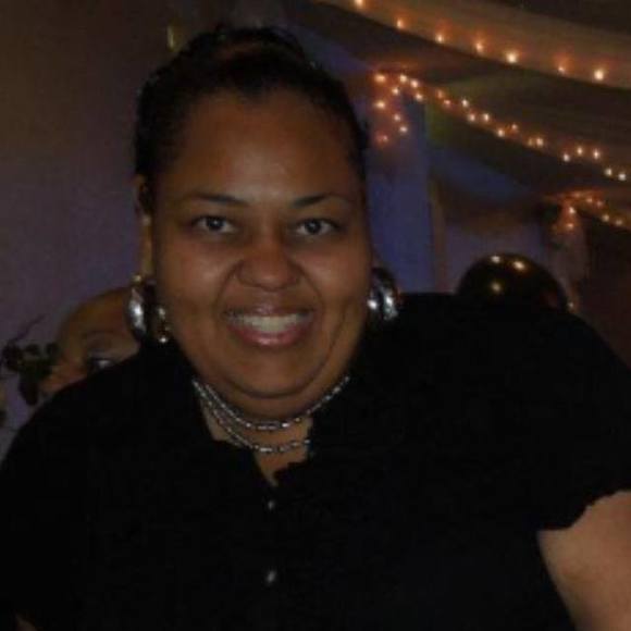 Profile Picture of Iris Torres (@irisrodriguez69) on Poshmark