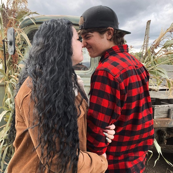 Profile Picture of Savannah Spurgeon (@sxvvy04) on Poshmark