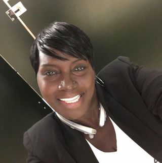 Profile Picture of Joyce ClarkeGolay (@joyce.golay) on Facebook