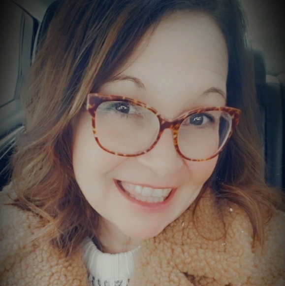 Profile Picture of Paula Canne (@paulacanne) on Poshmark