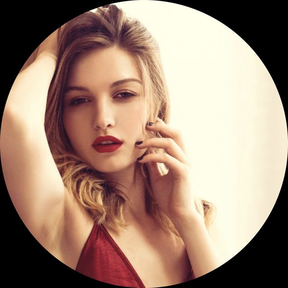 Profile Picture of Liu Yuxingst (@yuxingst) on Poshmark