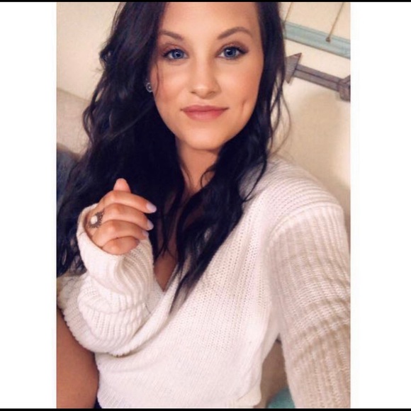 Profile Picture of 🌻 sarah anne Balsley (@s_balsley) on Poshmark