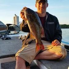 Profile Picture of Zach Bott (@StickinPigs) on Twitter