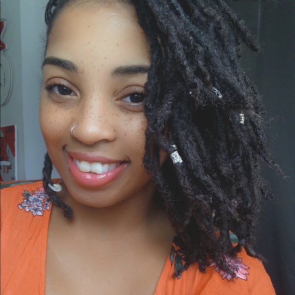 Profile Picture of Jasmine Howard (@jhowar29) on Poshmark