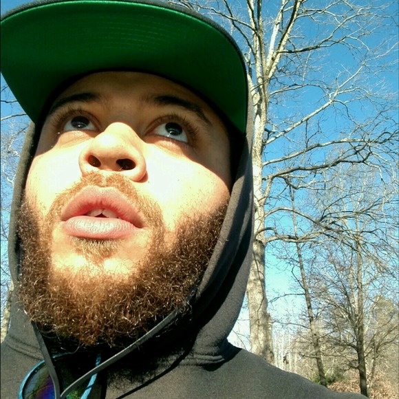 Profile Picture of Jonathan Fielder (@jonathanfiel581) on Poshmark