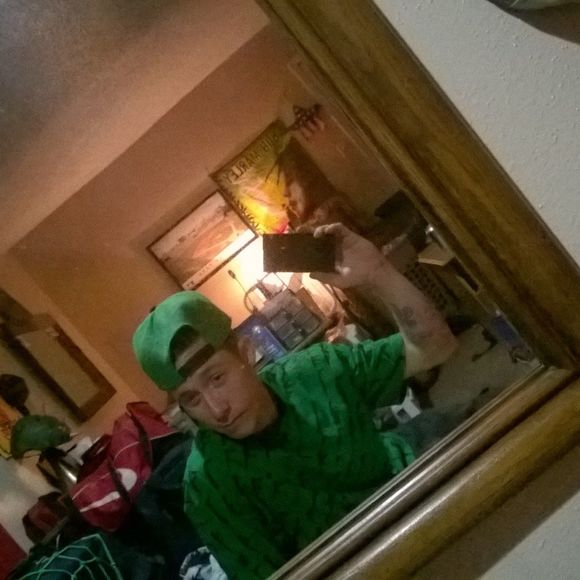 Profile Picture of Mike Pharr (@dirtywhiteboi) on Poshmark