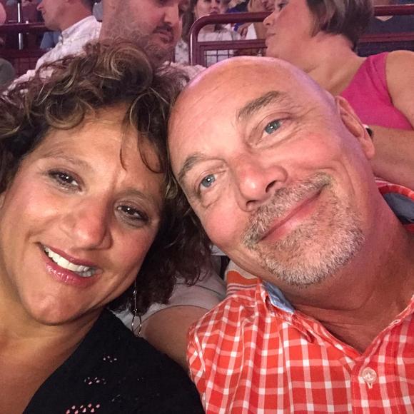 Profile Picture of Robbi jo Mitchell-enderle (@rjmemojo) on Poshmark