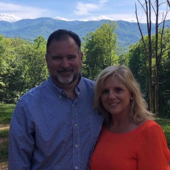 Profile Picture of Jeanne Zentmeyer (@thelazyz) on Poshmark