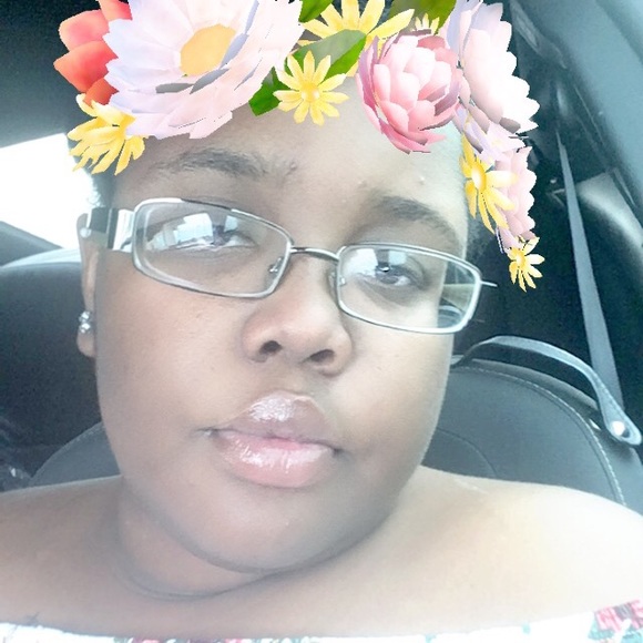 Profile Picture of Aaliyah Smalls (@a_smalls) on Poshmark